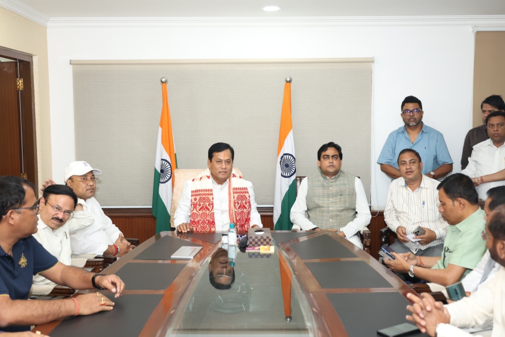 Union Minister Shri Sarbananda Sonowal and Shri Shantanu Thakur took charge at the Ministry of Ports, Shipping & Waterways.